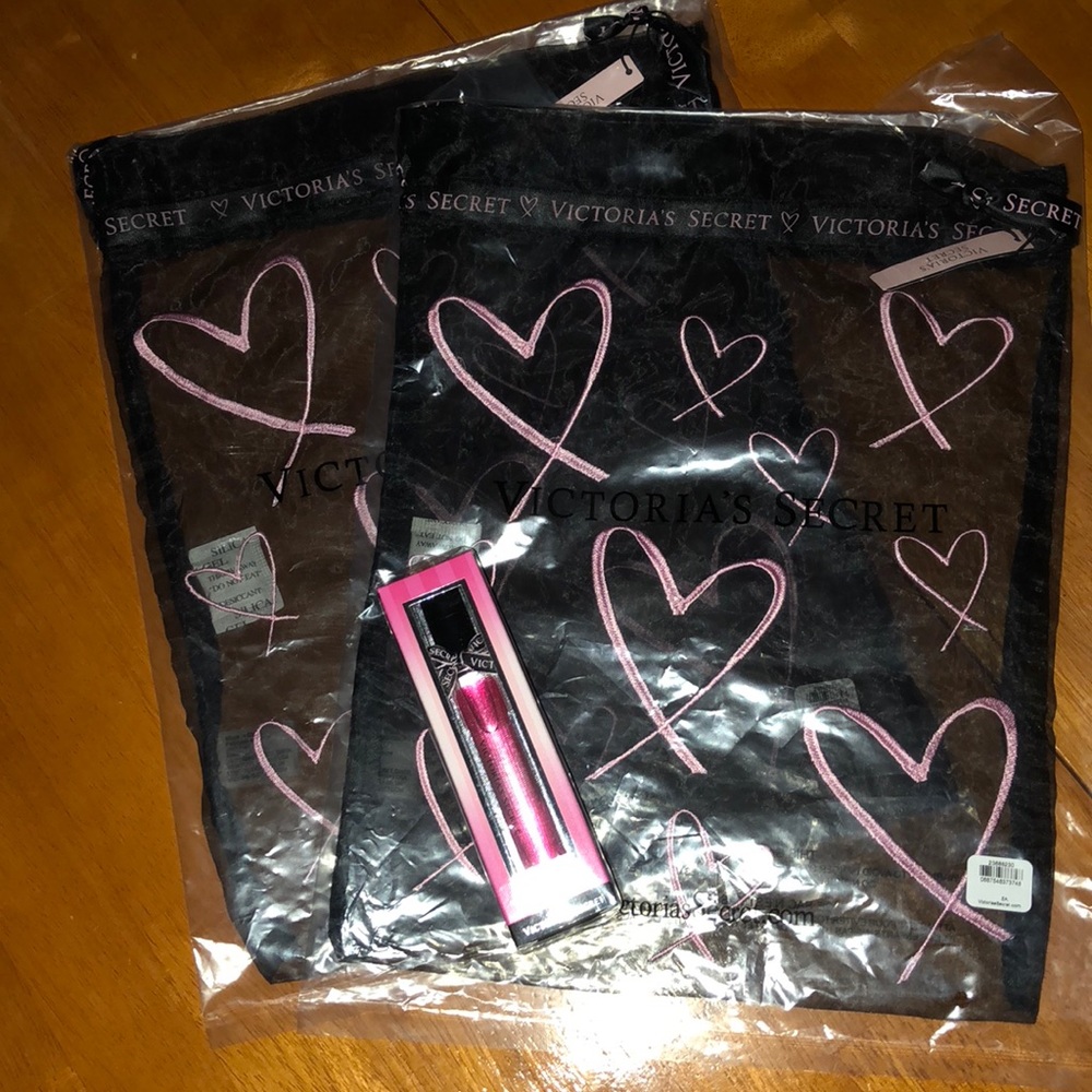 Victoria’s Secret Laundry Bag Set!***NWT***2 Bags!